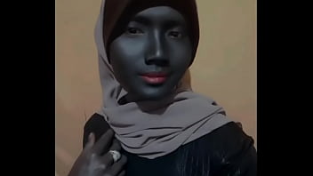 Wajah Sexy Hitam Berminyak Neisya Rosella Agnindhita mahasiswi negro Indonesia sering dikira penampakan jin hitam menyeramkan